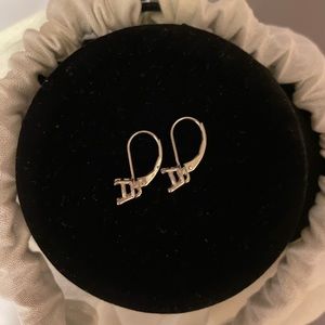 18k white gold lever back earring settings